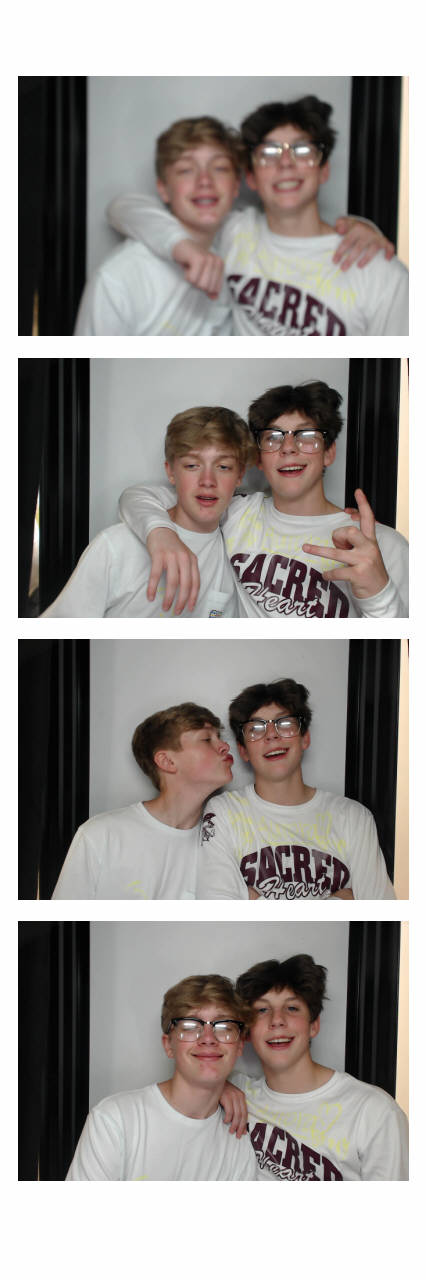 Sacred Heart 8th Grade Graduation | View more photos from the event at gallery.saycheesephotobooth.com/u/SayCheesePhotoBooth/Sacred-Heart-8th-Grade-Graduation