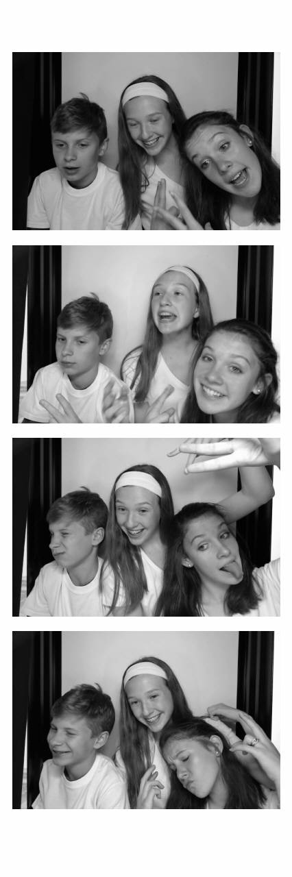 Sacred Heart 8th Grade Graduation | View more photos from the event at gallery.saycheesephotobooth.com/u/SayCheesePhotoBooth/Sacred-Heart-8th-Grade-Graduation