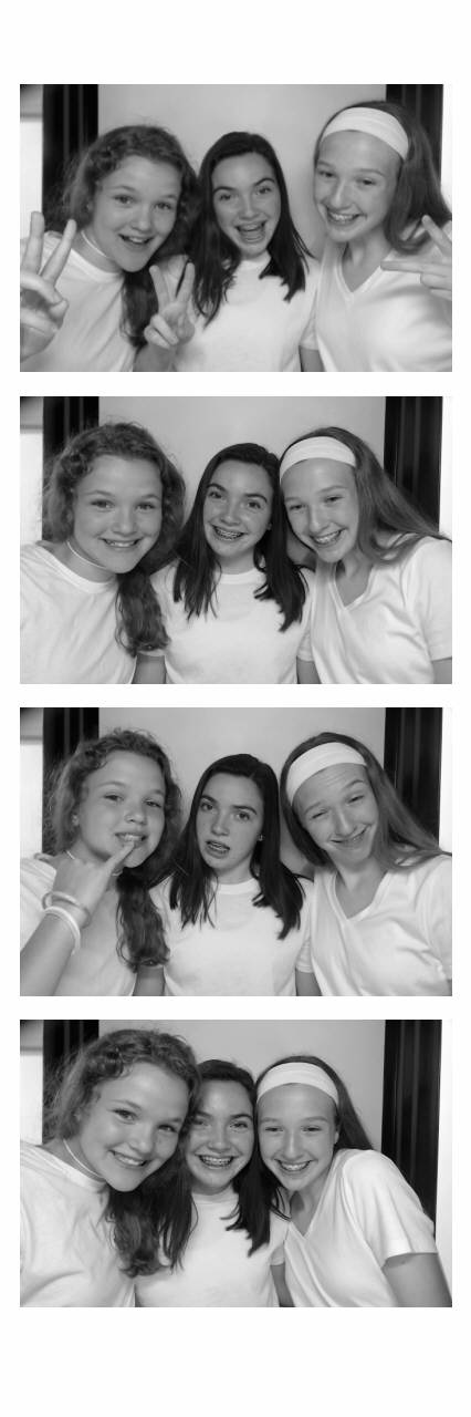 Sacred Heart 8th Grade Graduation | View more photos from the event at gallery.saycheesephotobooth.com/u/SayCheesePhotoBooth/Sacred-Heart-8th-Grade-Graduation