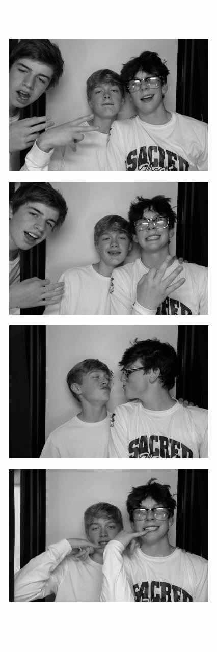 Sacred Heart 8th Grade Graduation | View more photos from the event at gallery.saycheesephotobooth.com/u/SayCheesePhotoBooth/Sacred-Heart-8th-Grade-Graduation