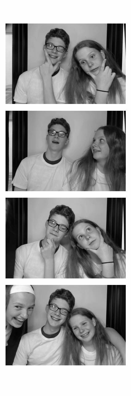 Sacred Heart 8th Grade Graduation | View more photos from the event at gallery.saycheesephotobooth.com/u/SayCheesePhotoBooth/Sacred-Heart-8th-Grade-Graduation