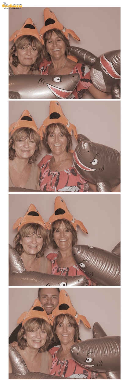 Smuckers  | View more photos from the event at gallery.saycheesephotobooth.com/u/SayCheesePhotoBooth/Smuckers