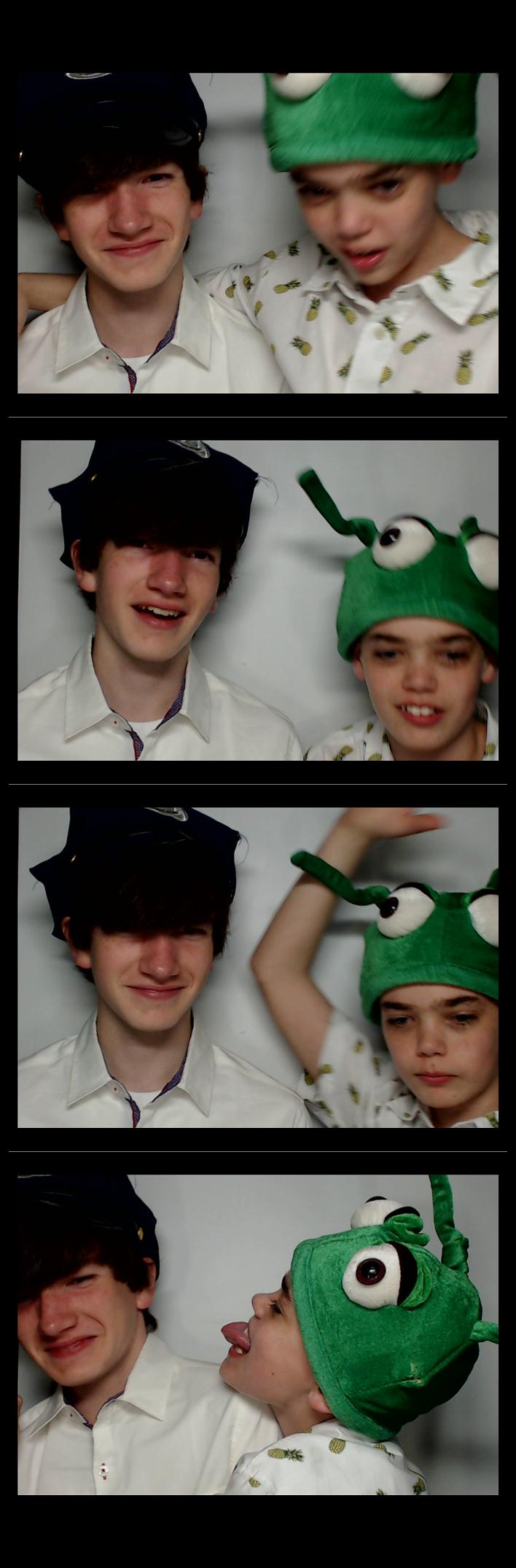 Turkeyfoot Middle 8th Grade Graduation | View more photos from the event at gallery.saycheesephotobooth.com/u/SayCheesePhotoBooth/Turkeyfoot-Middle-8th-Grade-Graduation