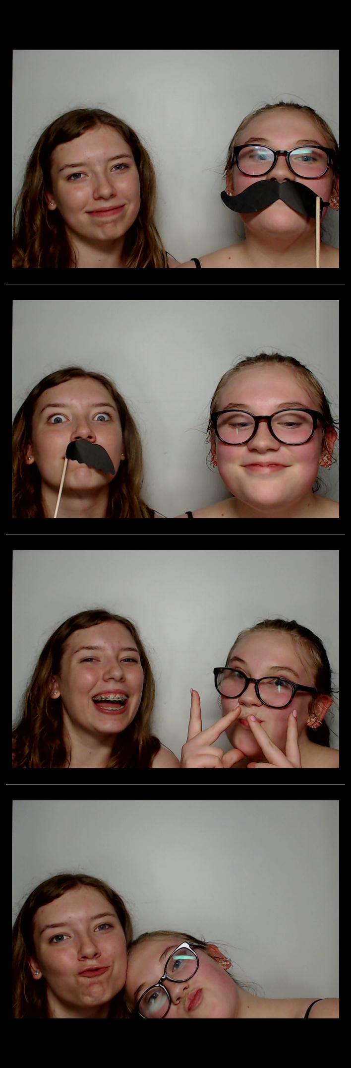 Turkeyfoot Middle 8th Grade Graduation | View more photos from the event at gallery.saycheesephotobooth.com/u/SayCheesePhotoBooth/Turkeyfoot-Middle-8th-Grade-Graduation