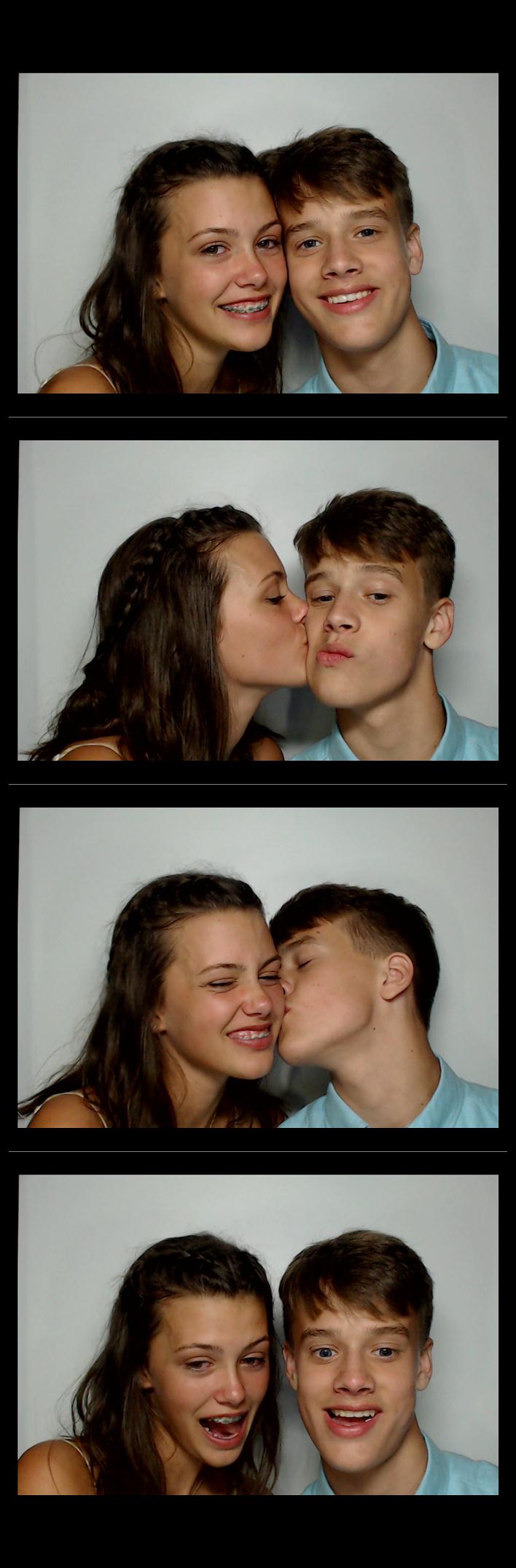 Turkeyfoot Middle 8th Grade Graduation | View more photos from the event at gallery.saycheesephotobooth.com/u/SayCheesePhotoBooth/Turkeyfoot-Middle-8th-Grade-Graduation