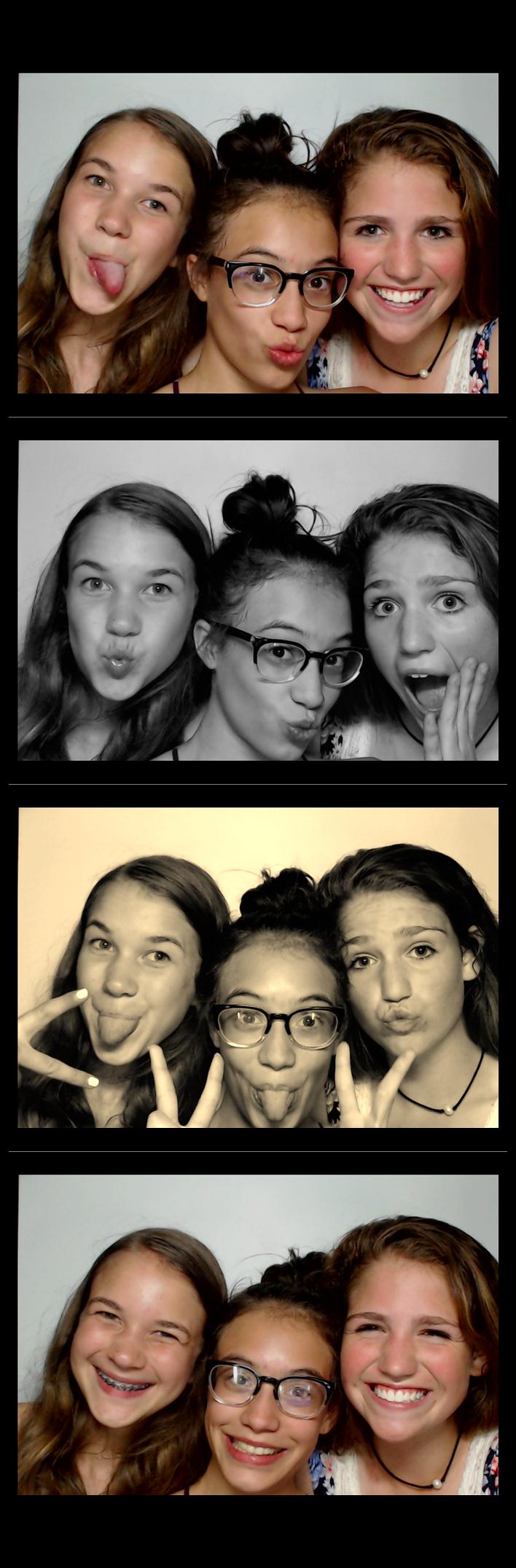 Turkeyfoot Middle 8th Grade Graduation | View more photos from the event at gallery.saycheesephotobooth.com/u/SayCheesePhotoBooth/Turkeyfoot-Middle-8th-Grade-Graduation