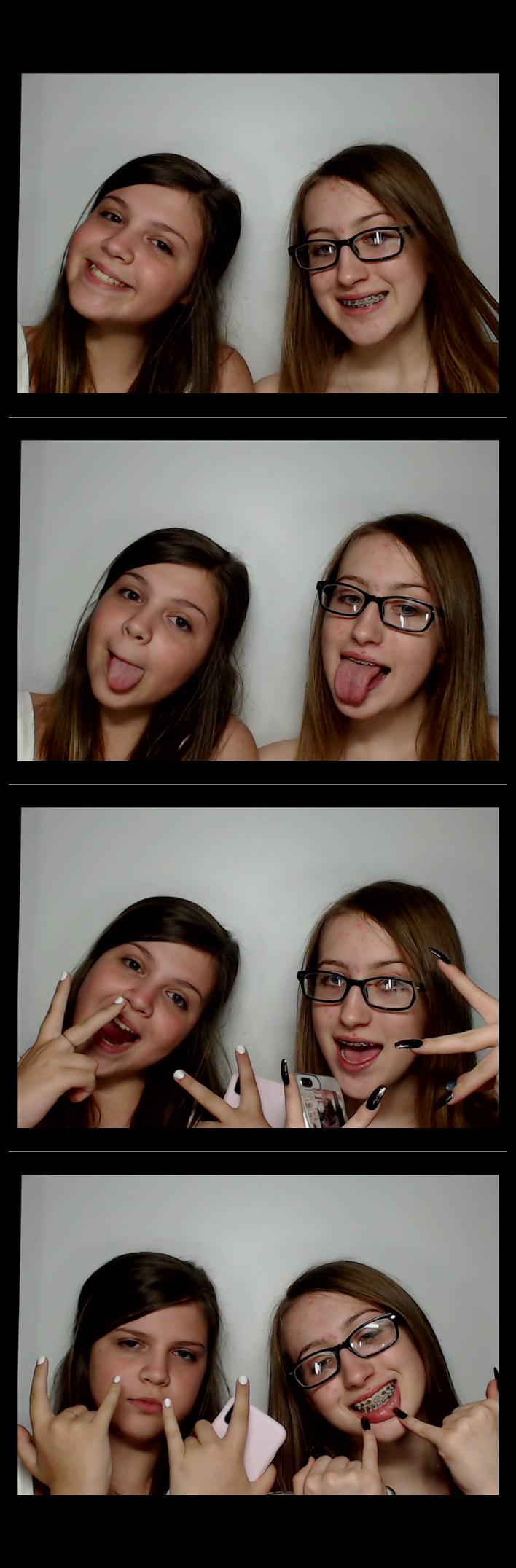 Turkeyfoot Middle 8th Grade Graduation | View more photos from the event at gallery.saycheesephotobooth.com/u/SayCheesePhotoBooth/Turkeyfoot-Middle-8th-Grade-Graduation