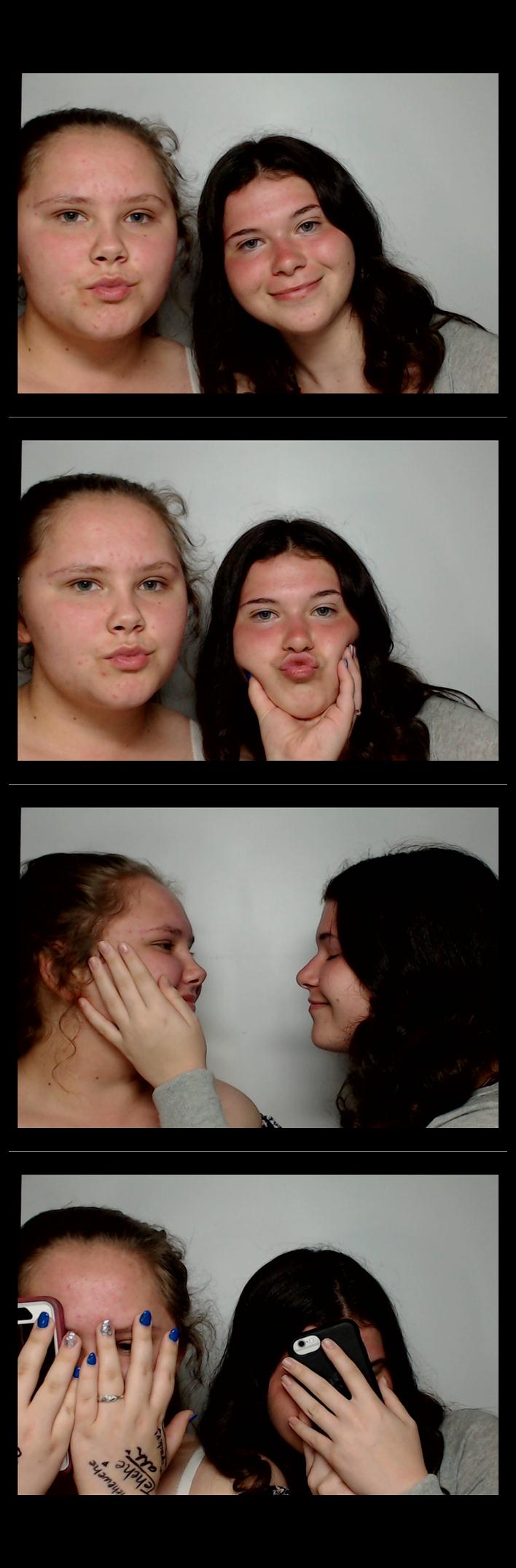 Turkeyfoot Middle 8th Grade Graduation | View more photos from the event at gallery.saycheesephotobooth.com/u/SayCheesePhotoBooth/Turkeyfoot-Middle-8th-Grade-Graduation
