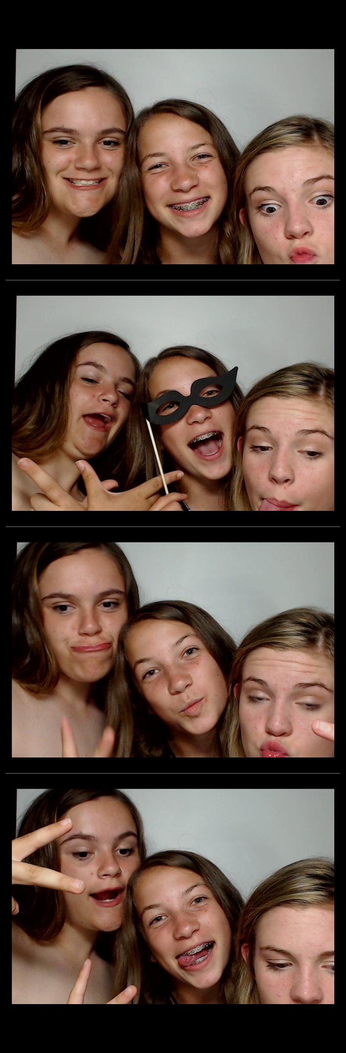 Turkeyfoot Middle 8th Grade Graduation | View more photos from the event at gallery.saycheesephotobooth.com/u/SayCheesePhotoBooth/Turkeyfoot-Middle-8th-Grade-Graduation