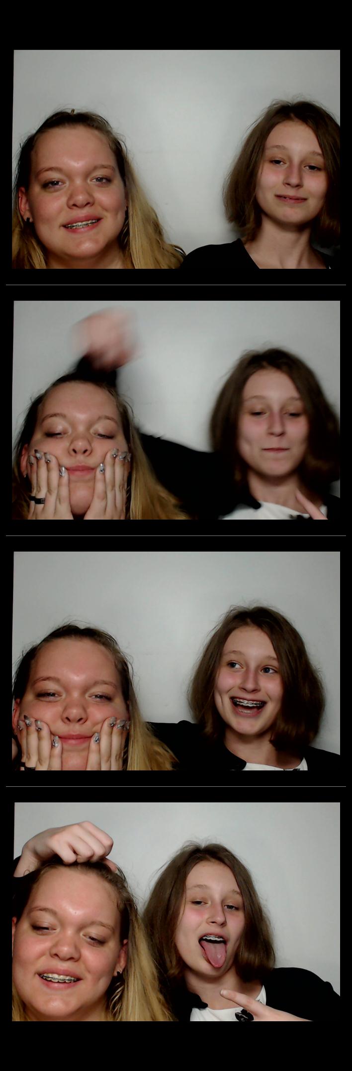 Turkeyfoot Middle 8th Grade Graduation | View more photos from the event at gallery.saycheesephotobooth.com/u/SayCheesePhotoBooth/Turkeyfoot-Middle-8th-Grade-Graduation