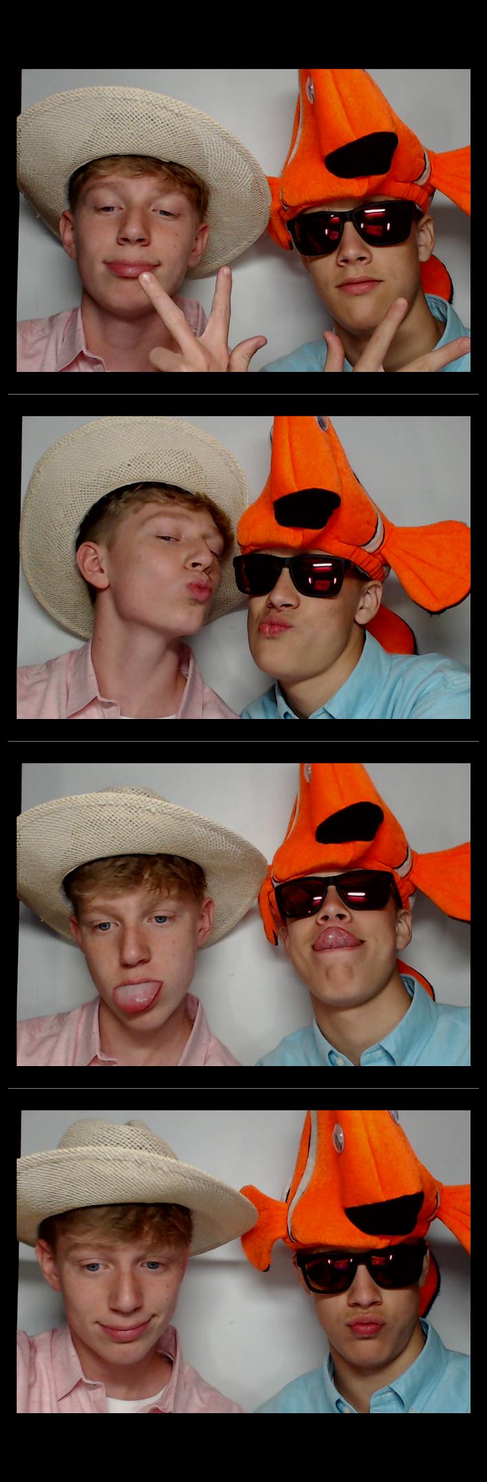 Turkeyfoot Middle 8th Grade Graduation | View more photos from the event at gallery.saycheesephotobooth.com/u/SayCheesePhotoBooth/Turkeyfoot-Middle-8th-Grade-Graduation