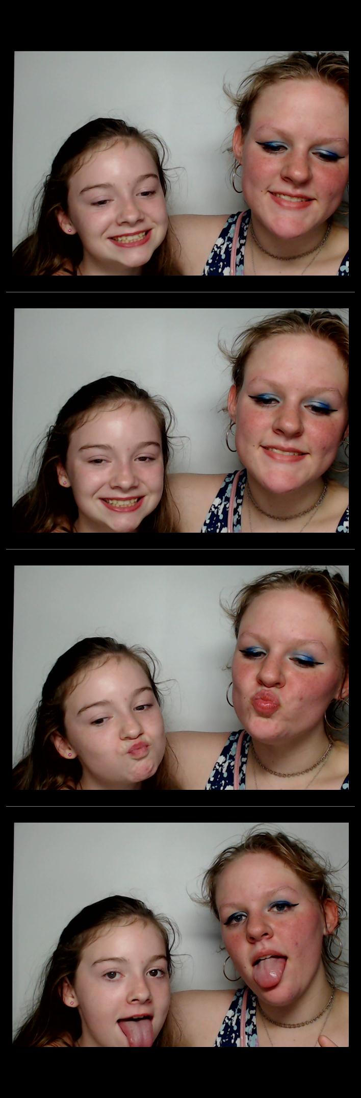 Turkeyfoot Middle 8th Grade Graduation | View more photos from the event at gallery.saycheesephotobooth.com/u/SayCheesePhotoBooth/Turkeyfoot-Middle-8th-Grade-Graduation