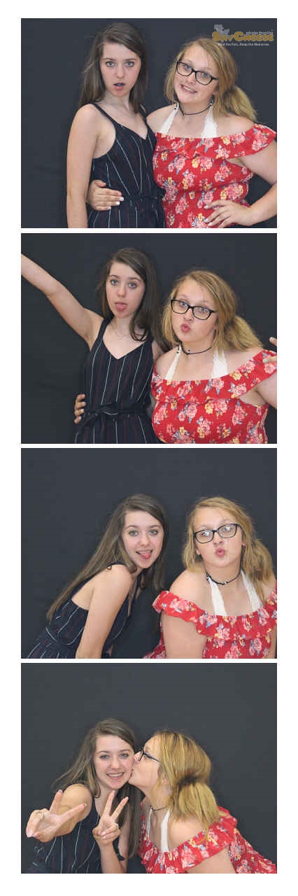 Turkeyfoot Middle 8th Grade Graduation | View more photos from the event at gallery.saycheesephotobooth.com/u/SayCheesePhotoBooth/Turkeyfoot-Middle-8th-Grade-Graduation