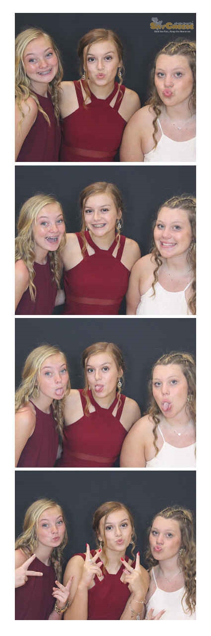 Turkeyfoot Middle 8th Grade Graduation | View more photos from the event at gallery.saycheesephotobooth.com/u/SayCheesePhotoBooth/Turkeyfoot-Middle-8th-Grade-Graduation