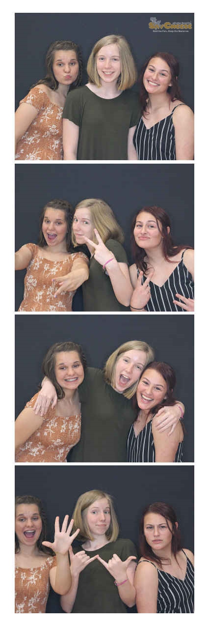 Turkeyfoot Middle 8th Grade Graduation | View more photos from the event at gallery.saycheesephotobooth.com/u/SayCheesePhotoBooth/Turkeyfoot-Middle-8th-Grade-Graduation