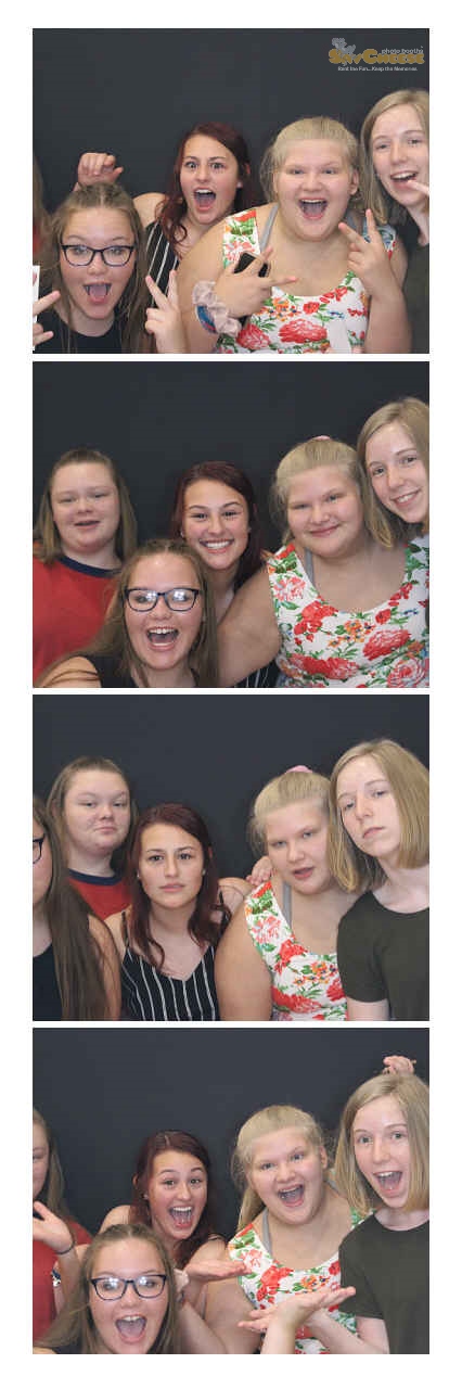 Turkeyfoot Middle 8th Grade Graduation | View more photos from the event at gallery.saycheesephotobooth.com/u/SayCheesePhotoBooth/Turkeyfoot-Middle-8th-Grade-Graduation