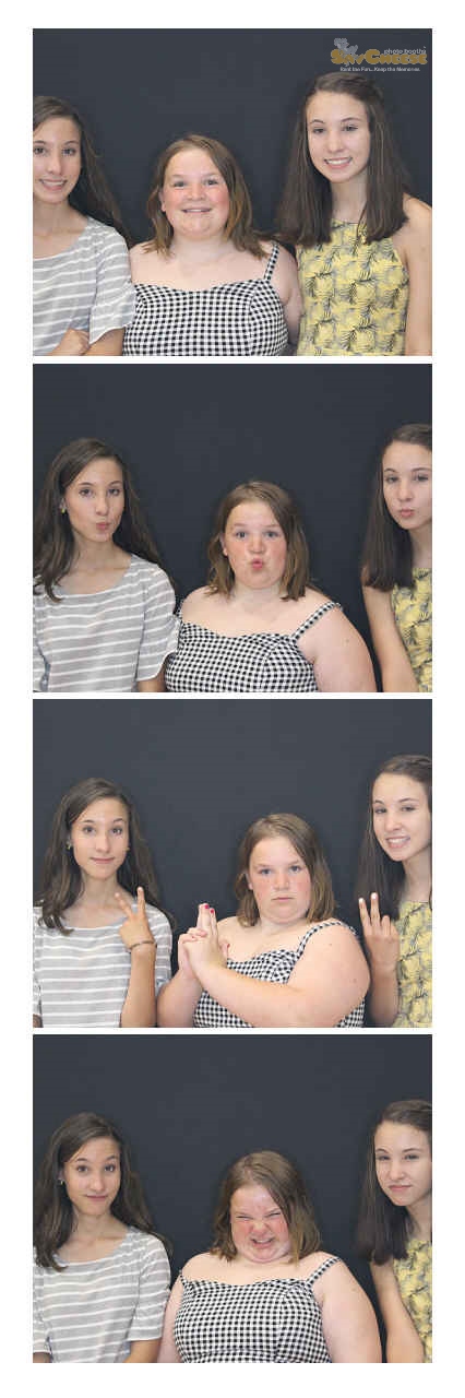 Turkeyfoot Middle 8th Grade Graduation | View more photos from the event at gallery.saycheesephotobooth.com/u/SayCheesePhotoBooth/Turkeyfoot-Middle-8th-Grade-Graduation