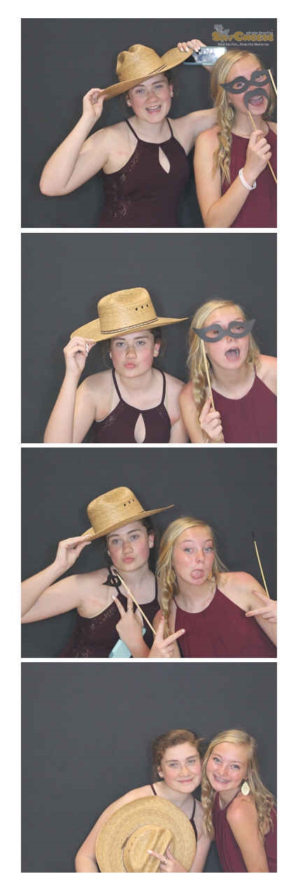 Turkeyfoot Middle 8th Grade Graduation | View more photos from the event at gallery.saycheesephotobooth.com/u/SayCheesePhotoBooth/Turkeyfoot-Middle-8th-Grade-Graduation