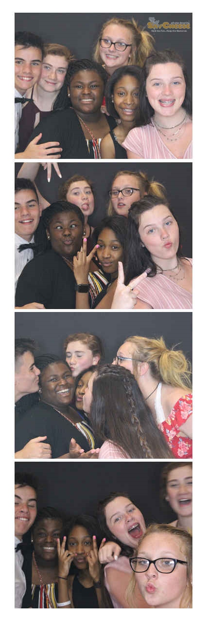 Turkeyfoot Middle 8th Grade Graduation | View more photos from the event at gallery.saycheesephotobooth.com/u/SayCheesePhotoBooth/Turkeyfoot-Middle-8th-Grade-Graduation