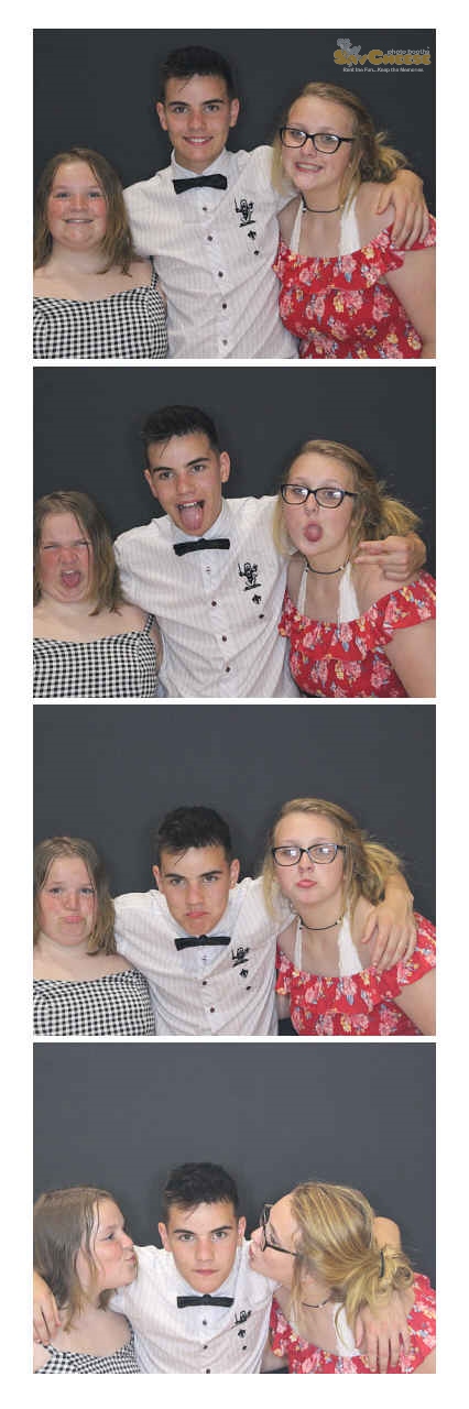 Turkeyfoot Middle 8th Grade Graduation | View more photos from the event at gallery.saycheesephotobooth.com/u/SayCheesePhotoBooth/Turkeyfoot-Middle-8th-Grade-Graduation