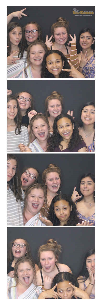 Turkeyfoot Middle 8th Grade Graduation | View more photos from the event at gallery.saycheesephotobooth.com/u/SayCheesePhotoBooth/Turkeyfoot-Middle-8th-Grade-Graduation