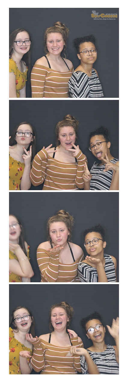 Turkeyfoot Middle 8th Grade Graduation | View more photos from the event at gallery.saycheesephotobooth.com/u/SayCheesePhotoBooth/Turkeyfoot-Middle-8th-Grade-Graduation