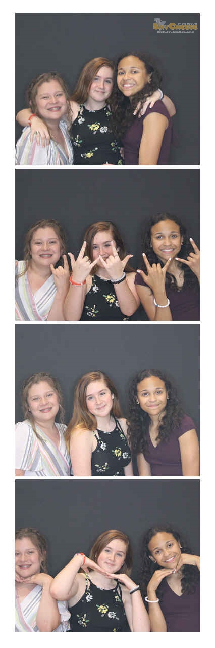 Turkeyfoot Middle 8th Grade Graduation | View more photos from the event at gallery.saycheesephotobooth.com/u/SayCheesePhotoBooth/Turkeyfoot-Middle-8th-Grade-Graduation