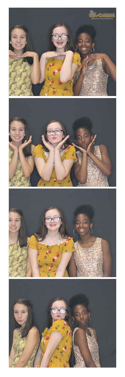 Turkeyfoot Middle 8th Grade Graduation | View more photos from the event at gallery.saycheesephotobooth.com/u/SayCheesePhotoBooth/Turkeyfoot-Middle-8th-Grade-Graduation
