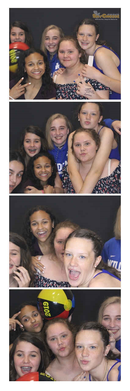 Turkeyfoot Middle 8th Grade Graduation | View more photos from the event at gallery.saycheesephotobooth.com/u/SayCheesePhotoBooth/Turkeyfoot-Middle-8th-Grade-Graduation