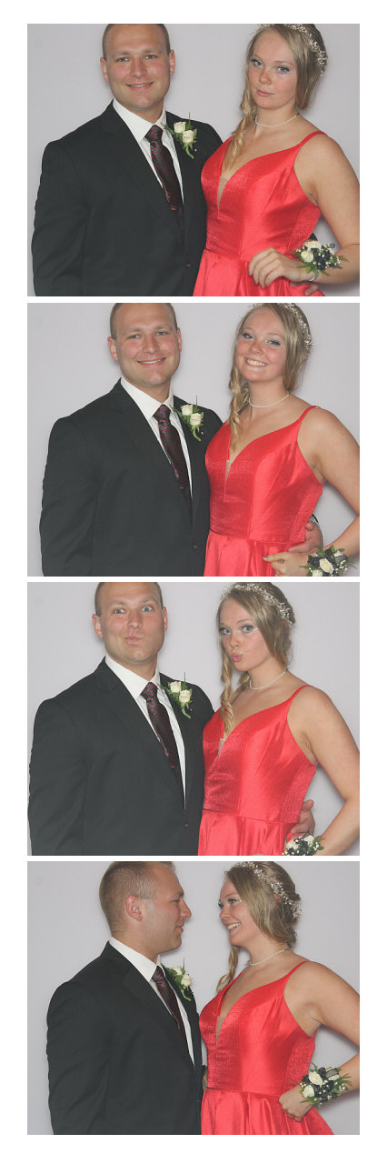 Ursuline Prom 2019 | View more photos from the event at gallery.saycheesephotobooth.com/u/SayCheesePhotoBooth/Ursuline-Prom-2019