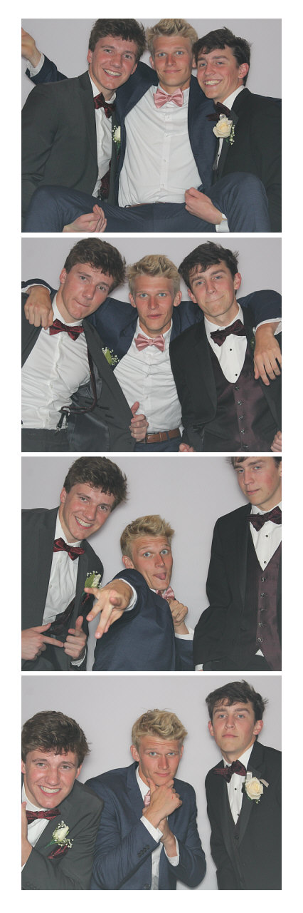 Ursuline Prom 2019 | View more photos from the event at gallery.saycheesephotobooth.com/u/SayCheesePhotoBooth/Ursuline-Prom-2019
