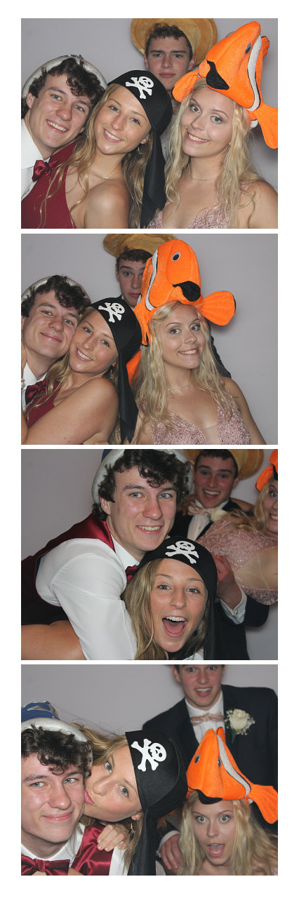 Ursuline Prom 2019 | View more photos from the event at gallery.saycheesephotobooth.com/u/SayCheesePhotoBooth/Ursuline-Prom-2019