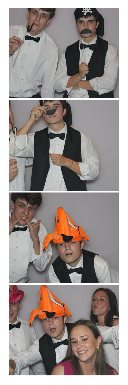 Ursuline Prom 2019 | View more photos from the event at gallery.saycheesephotobooth.com/u/SayCheesePhotoBooth/Ursuline-Prom-2019