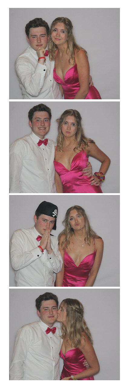 Ursuline Prom 2019 | View more photos from the event at gallery.saycheesephotobooth.com/u/SayCheesePhotoBooth/Ursuline-Prom-2019