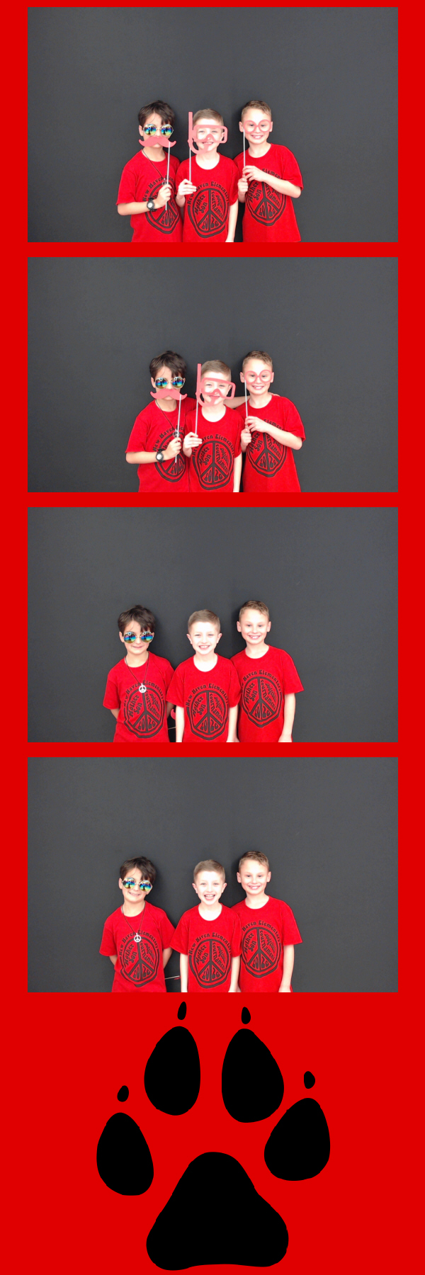Mother Son Dodgeball 2020 | View more photos from the event at gallery.saycheesephotobooth.com/u/SayCheesePhotoBooth/Mother-Son-Dodgeball-2020