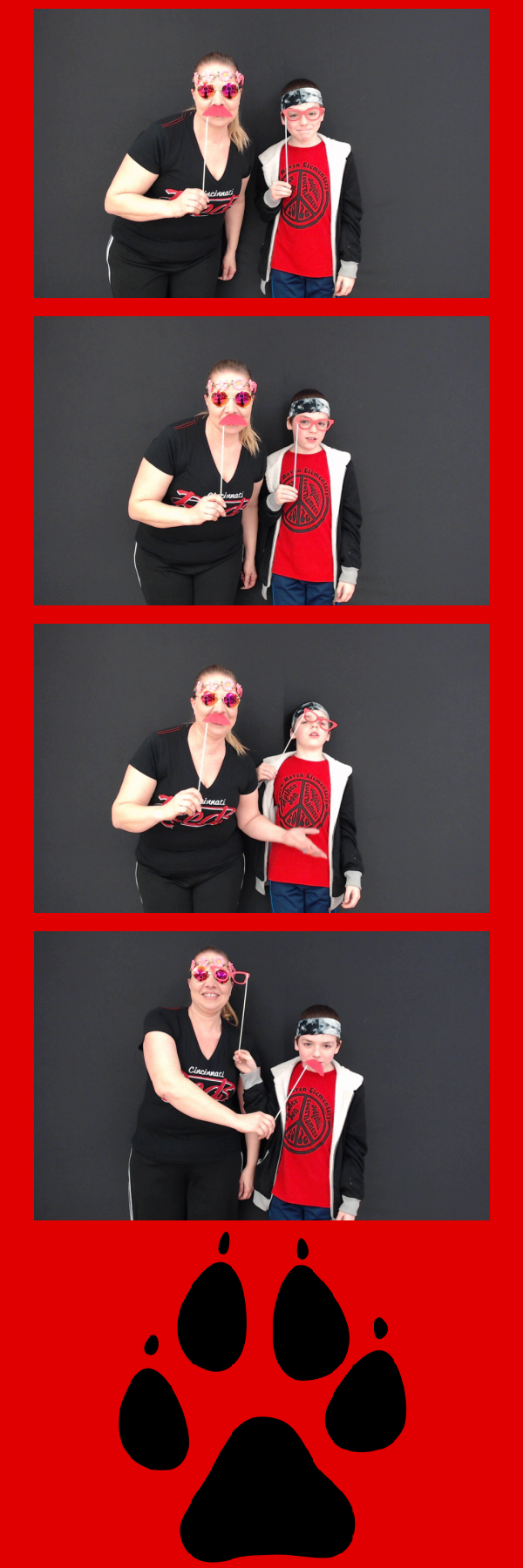 Mother Son Dodgeball 2020 | View more photos from the event at gallery.saycheesephotobooth.com/u/SayCheesePhotoBooth/Mother-Son-Dodgeball-2020
