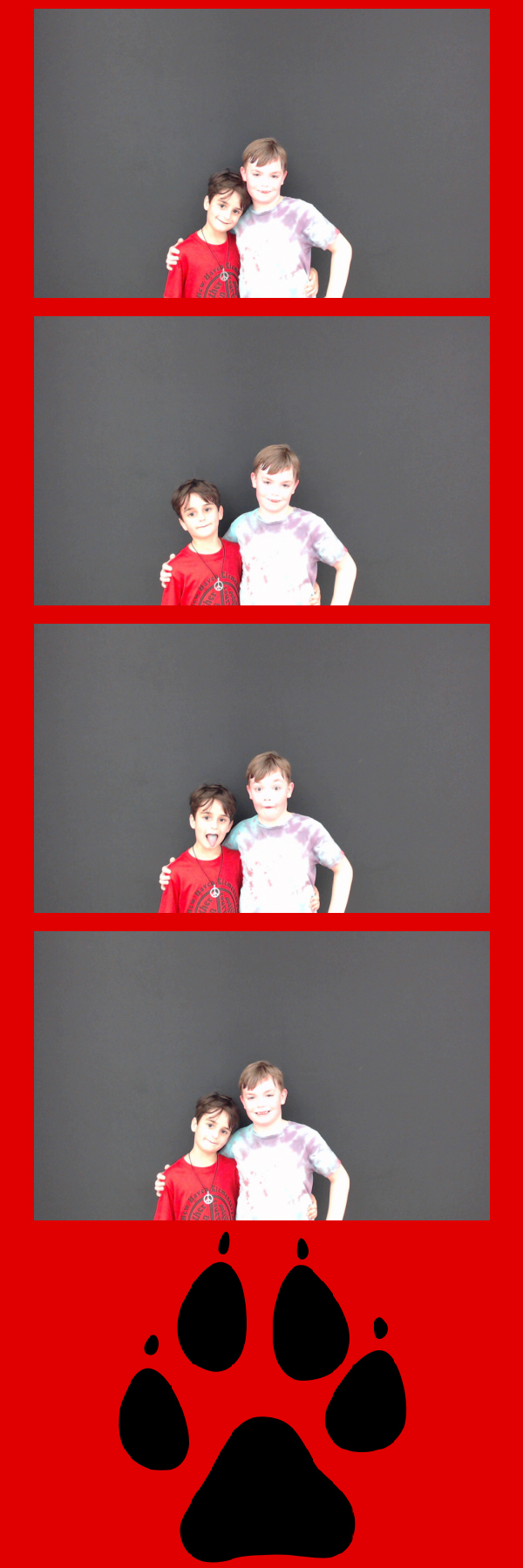 Mother Son Dodgeball 2020 | View more photos from the event at gallery.saycheesephotobooth.com/u/SayCheesePhotoBooth/Mother-Son-Dodgeball-2020