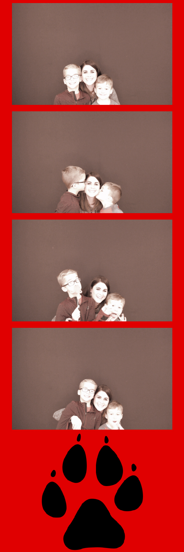 Mother Son Dodgeball 2020 | View more photos from the event at gallery.saycheesephotobooth.com/u/SayCheesePhotoBooth/Mother-Son-Dodgeball-2020