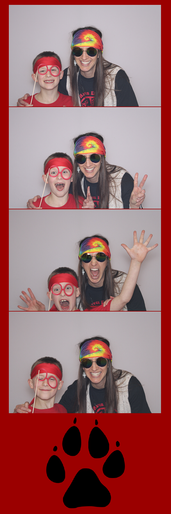 Mother Son Dodgeball 2020 | View more photos from the event at gallery.saycheesephotobooth.com/u/SayCheesePhotoBooth/Mother-Son-Dodgeball-2020