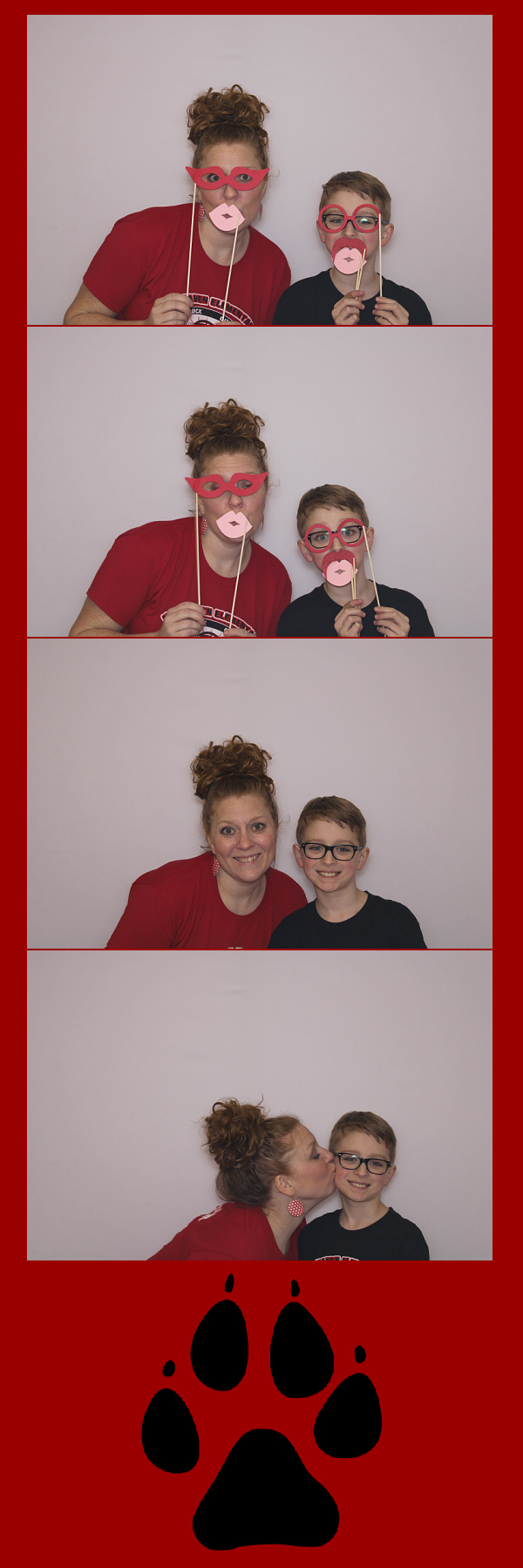 Mother Son Dodgeball 2020 | View more photos from the event at gallery.saycheesephotobooth.com/u/SayCheesePhotoBooth/Mother-Son-Dodgeball-2020