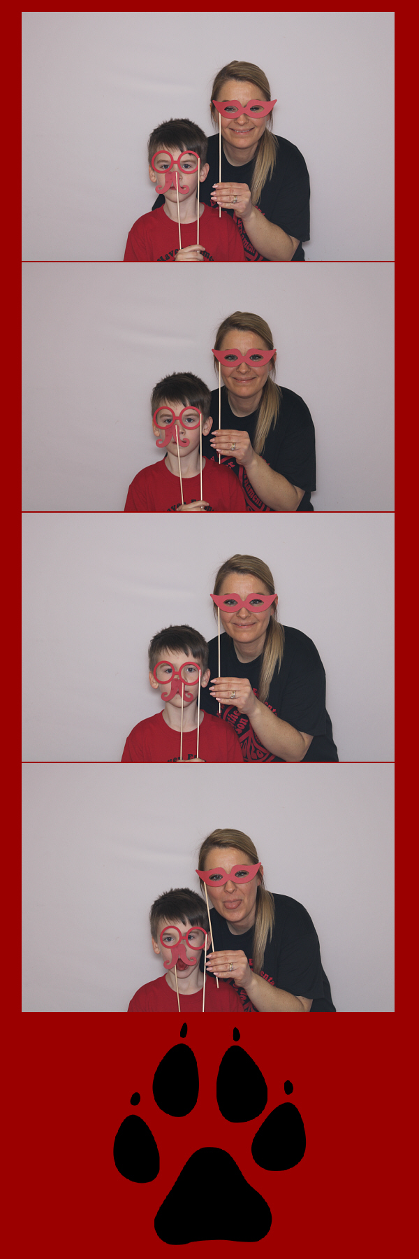 Mother Son Dodgeball 2020 | View more photos from the event at gallery.saycheesephotobooth.com/u/SayCheesePhotoBooth/Mother-Son-Dodgeball-2020