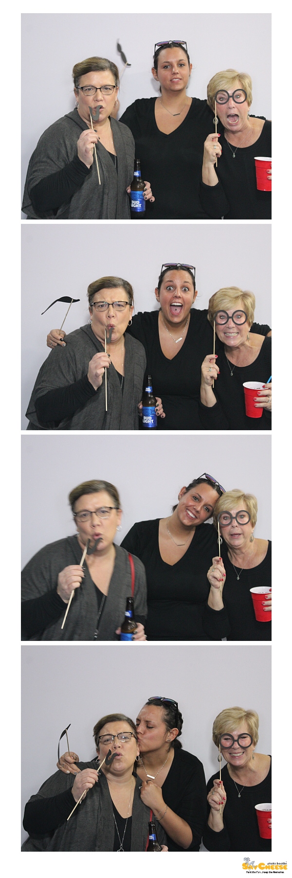 St. Elizabeth Holiday Party  | View more photos from the event at gallery.saycheesephotobooth.com/u/SayCheesePhotoBooth/St-Elizabeth-Holiday-Party