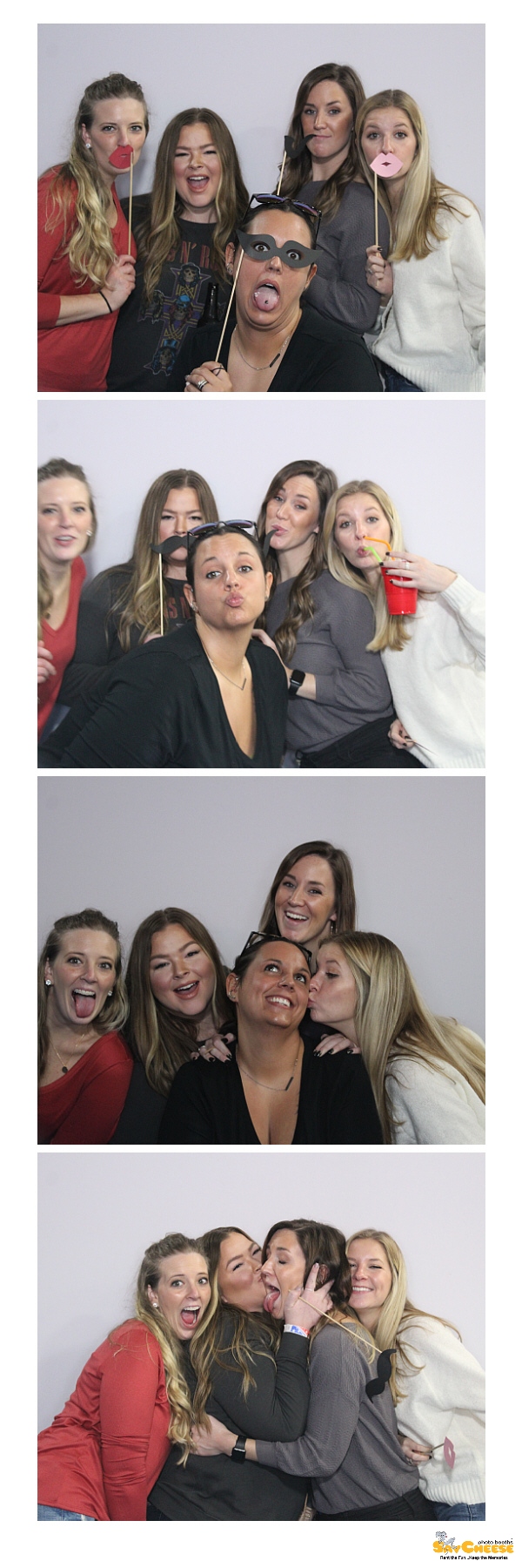 St. Elizabeth Holiday Party  | View more photos from the event at gallery.saycheesephotobooth.com/u/SayCheesePhotoBooth/St-Elizabeth-Holiday-Party