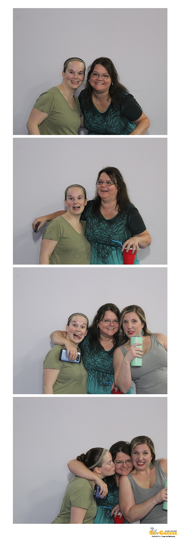 St. Elizabeth Holiday Party  | View more photos from the event at gallery.saycheesephotobooth.com/u/SayCheesePhotoBooth/St-Elizabeth-Holiday-Party