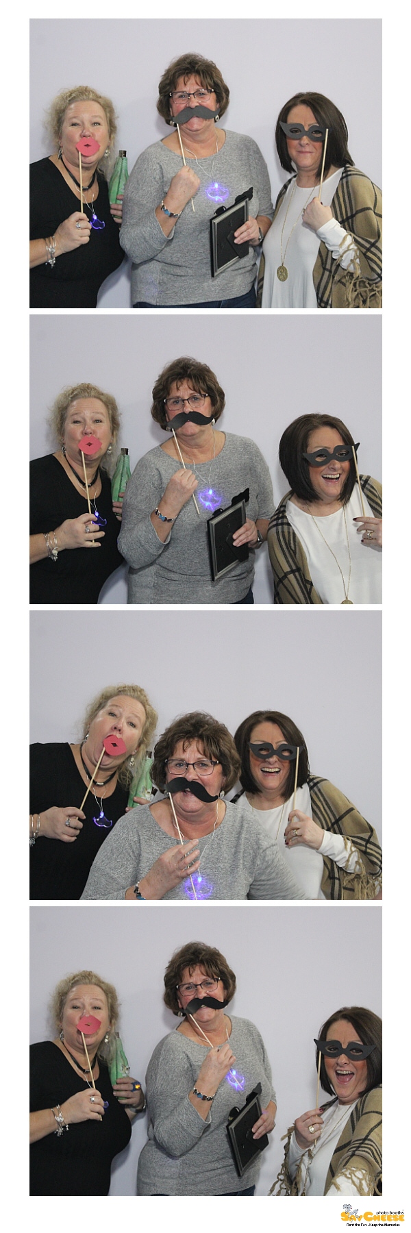 St. Elizabeth Holiday Party  | View more photos from the event at gallery.saycheesephotobooth.com/u/SayCheesePhotoBooth/St-Elizabeth-Holiday-Party