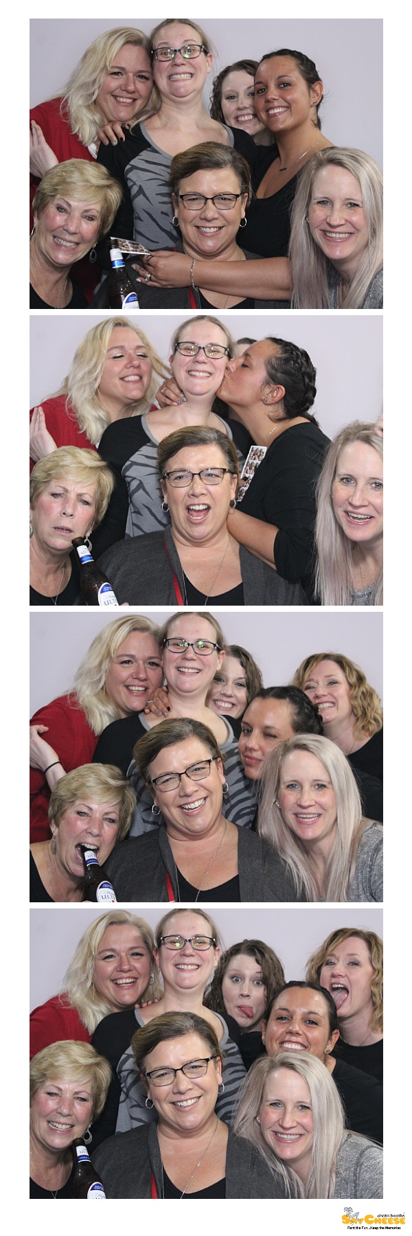 St. Elizabeth Holiday Party  | View more photos from the event at gallery.saycheesephotobooth.com/u/SayCheesePhotoBooth/St-Elizabeth-Holiday-Party