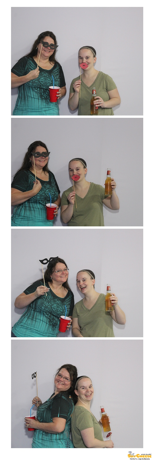 St. Elizabeth Holiday Party  | View more photos from the event at gallery.saycheesephotobooth.com/u/SayCheesePhotoBooth/St-Elizabeth-Holiday-Party
