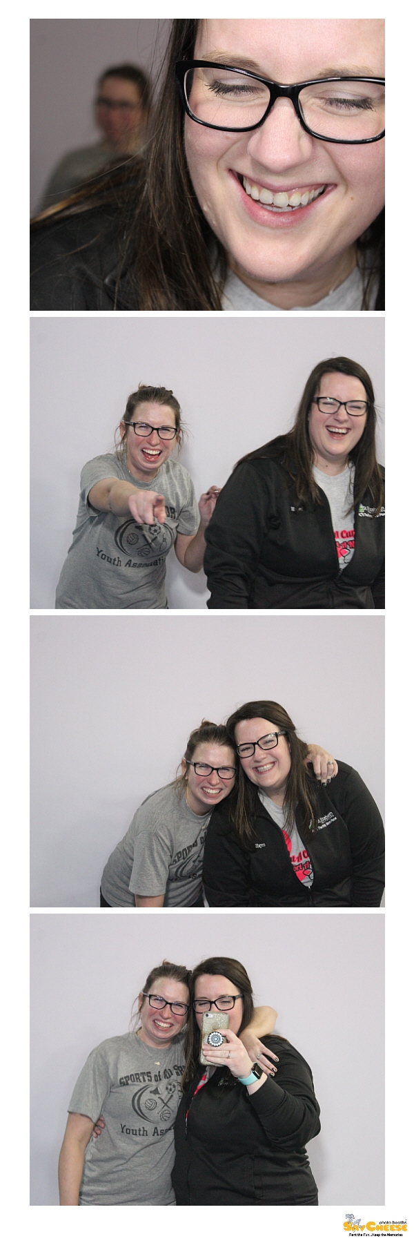 St. Elizabeth Holiday Party  | View more photos from the event at gallery.saycheesephotobooth.com/u/SayCheesePhotoBooth/St-Elizabeth-Holiday-Party