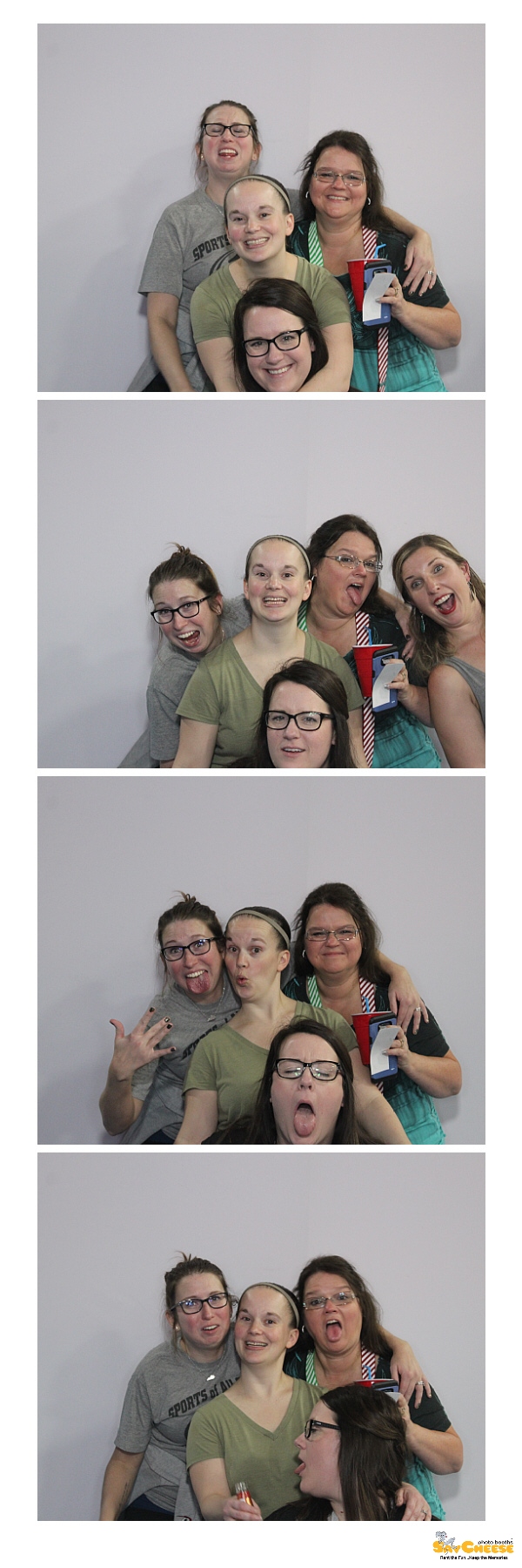 St. Elizabeth Holiday Party  | View more photos from the event at gallery.saycheesephotobooth.com/u/SayCheesePhotoBooth/St-Elizabeth-Holiday-Party
