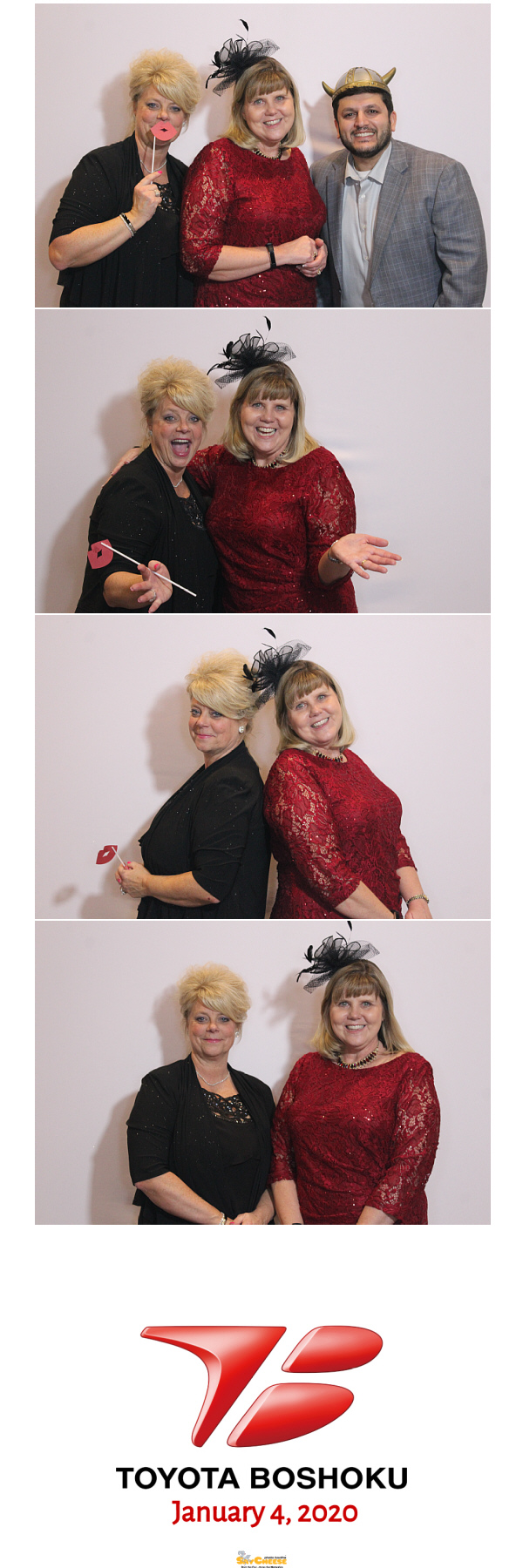 Toyota Boshoku Holiday Party  | View more photos from the event at gallery.saycheesephotobooth.com/u/SayCheesePhotoBooth/Toyota-Boshoku-Holiday-Party